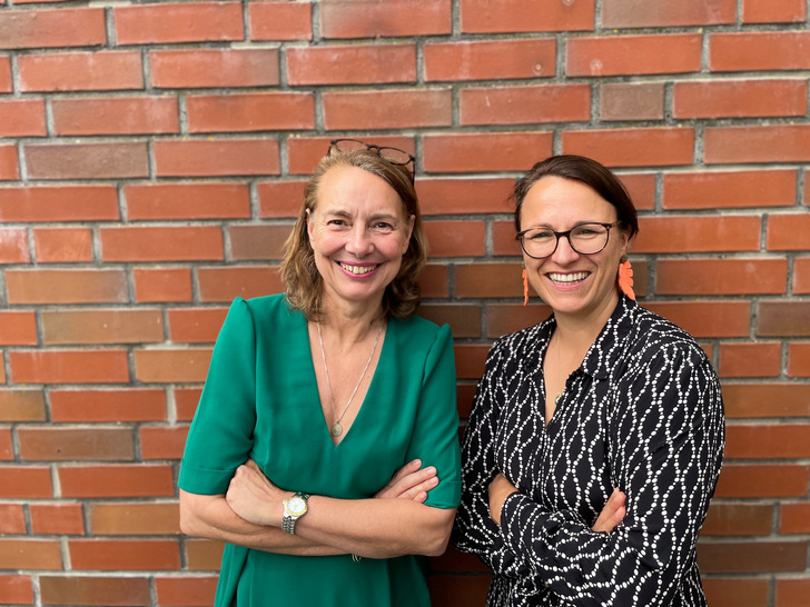 Susanne Kovar und Barbara Mai begleiten schon seit vielen Jahren Menschen und Unternehmen in Transformationsprozessen. 
Die beiden erfolgreichen Unternehmerinnen sind fester Bestandteil der Erneuerbare-Energien-Branche.