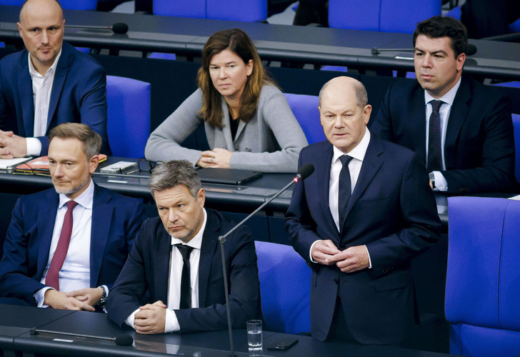 Regierungsbefragung am Tag des Verfassungsgerichts-Spruches zur Ungültigkeit des Klimafonds - © Foto: Thomas Trutschel - phototek - Deutscher Bundestag
