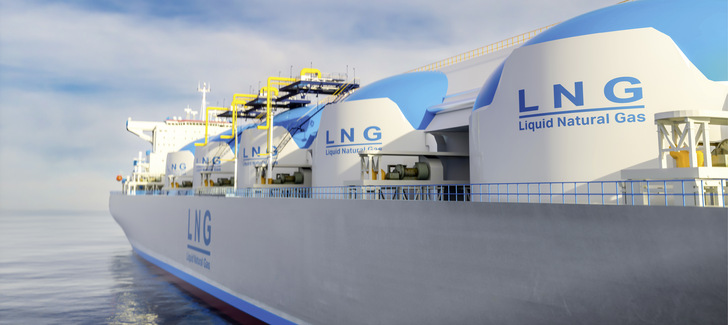 Darstellung eines ﻿LNG-Tankers mit Wasserstoffantrieb auf dem Meer
