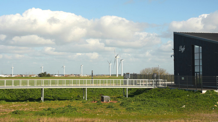 Wie hier im französischen Pays de Loire wird Lhyfe auch in Lubmin vor Ort produzierten Windstrom nutzen.