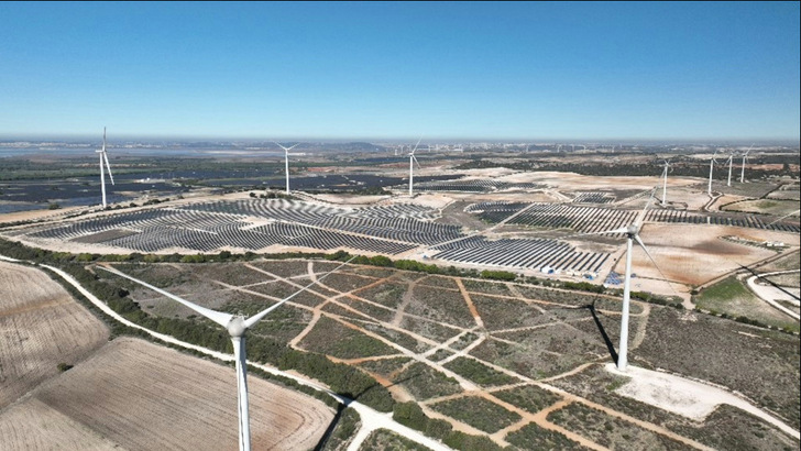 Der Solarpark in Puerto Real ist der erfolgreiche Eintritt von MET in den spanischen Solarmarkt. - © MET Group
