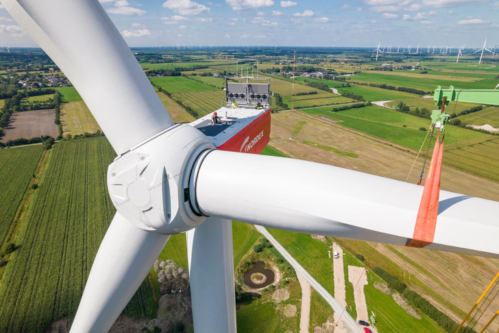Installation der Prototypanlage für Nordex-Anlagentyp N163 am Standort Janneby in Schleswig-Holstein