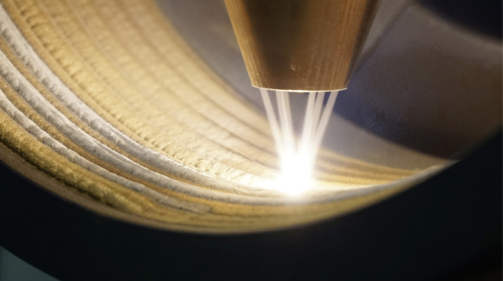 Gleitlagerfertigung durch Laserauftragschweißverfahren: Extrem dünne Laufbahnbeschichtung von weniger als 0,9 Millimetern durch das Extreme Hochgeschwindigkeits-Laserauftragschweißen beziehungsweise die Extreme high-speed laser material deposition – kurz: ELHA