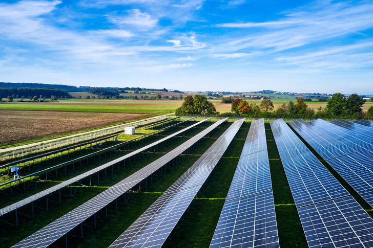 Der von Juwi errichtete Solarpark Röckingen in Bayern - © JUWI GmbH
