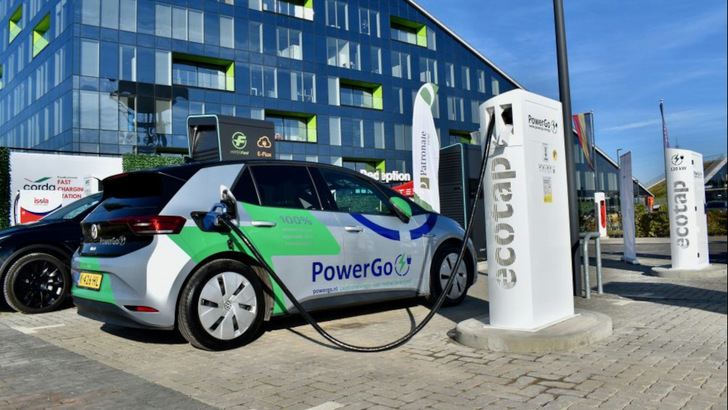 Wie hier in Belgien wird Powergo auch in Bingen Ladesäulen für Elektroautos errichten. - © Powergo
