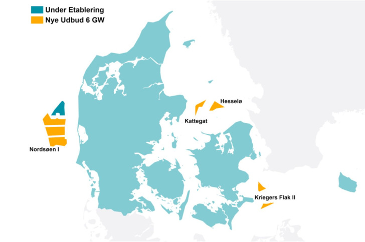  April 2024: Start der Ausschreibung von sechs Windenergiegebieten für sechs bis zehn Gigawatt durch die dänische Energieagentur DEA: Dreimal Nordsøen I in der Nordsee, Kattegat, Hesselø und Kriegers Flak II - mit zwei Hälften - in der Ostsee.