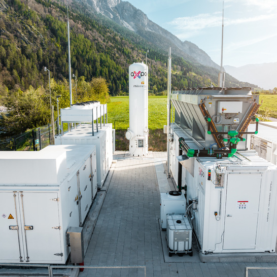  „Mit der Anlage hier in Domat/Ems haben Rhiienergie und die Axpo ein Leuchtturmprojekt realisiert“, sagt Christian Capaul, CEO von Rhiienergie. 