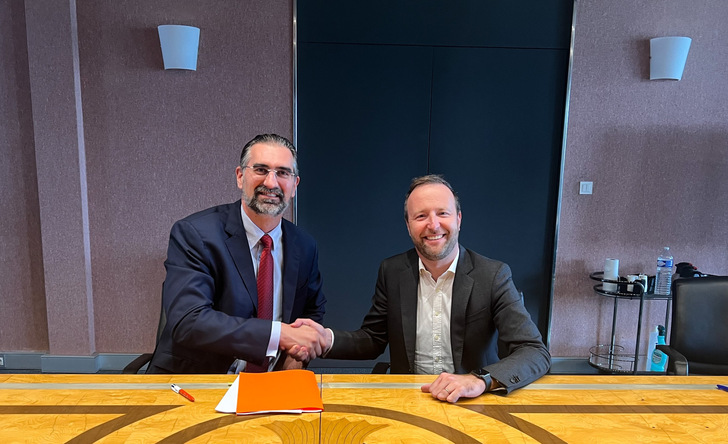 Freuen sich auf die langfristige Wasserstoff-Kooperation: Westfalen-CEO Thomas Perkmann (links) und Matthieu Jehl, CEO ArcelorMittal France.