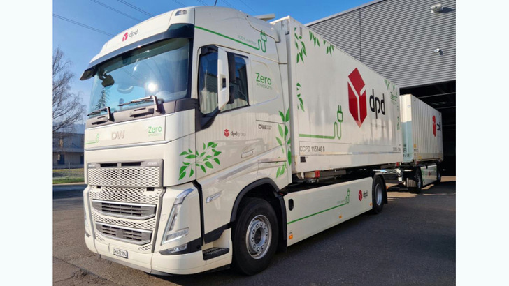 Das Laden von Elektro-Lkw muss möglichst einfach sein. Eine freie Wahl des Stromanbieters soll Wettbewerb und niedrige Preise sichern.