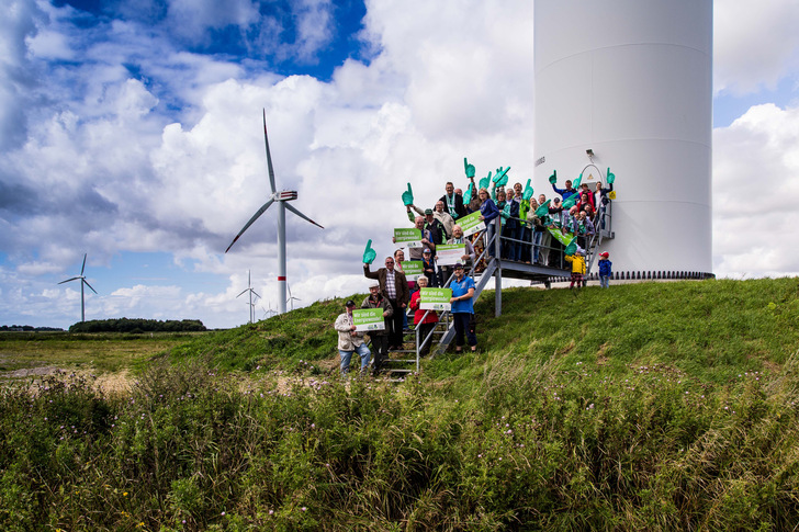 Regionale Gemeinschaften von Bürgerinnen und Bürgern und kleineren Unternehmen können beim Energy Sharing den Strom einer Grünstromanlage in ihrem regionalen Umfeld unter sich aufteilen und selbst verbrauchen. Ein Gesetzentwurf des Bundeswirtschaftsministeriums liegt jetzt im Referentenstatus vor.