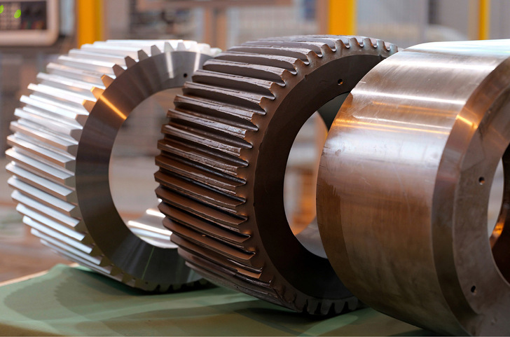 Bearbeitungsstufen (von rechts nach links): 
Rohling, gewalzt, gehärtet und geschliffen