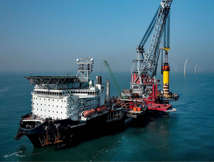 Installation eines Unterwasserfundaments im Offshore-Windpark Kaskasi in der deutschen Nordsee, 2022