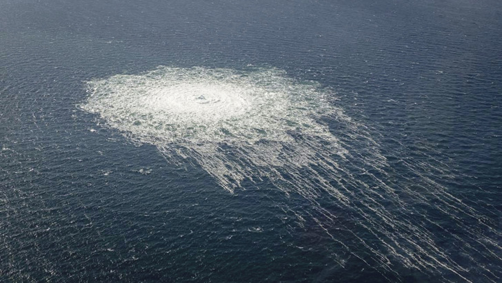 Gasleck in der Doppel-Pipeline North Stream 1 und 2 in der Ostsee