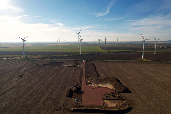 Windpark Weißandt-Gölzau in der aus 24 kleinen Dörfern bestehenden Stadt Südliches Anhalt.
