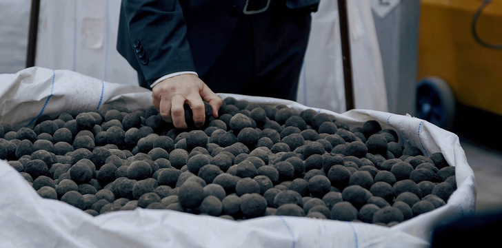 Das Speichermaterial des Kraftblocks besteht zu 85 Prozent aus wiederverwerteten ­Materialien wie Stahl- oder Glasschlacke.