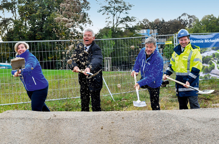 Gute Laune beim Spatenstich für die ­größte Geothermieanlage Kontinentaleuropas