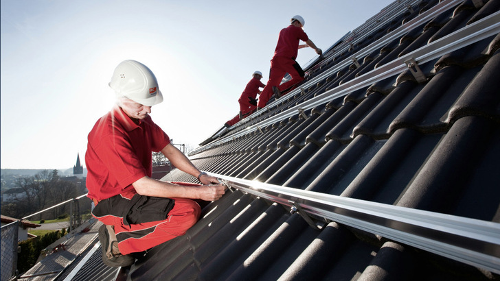 Schon seit über zwölf Jahren bildet IBC Solar im eigenen Competence Center neue Fachkräfte aus.