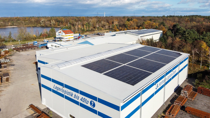 Mit dem neuen Solargenerator nutzt Hoffmann Logistik mehr Dachfläche für die Photovoltaik.