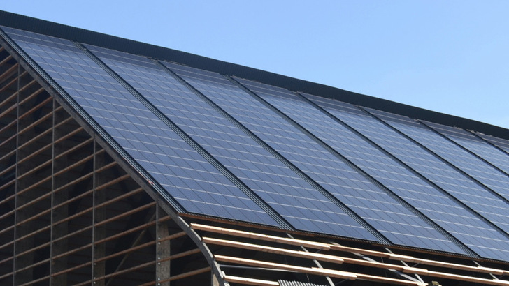 70 Quadratmeter Modulfläche reichen aus, um den gesamten Energiebedarf eines Durchschnittshaushalts inklusive Wärme und Mobilität zu decken.