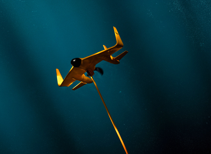 Der gelbe Gezeitendrache nutzt 60 Meter unter der Wasseroberfläche die Strömung aus Ebbe und Flut, um eine Turbine mit 1,2 Megwatt anzutreiben, die Strom für 200 Haushalte erzeugt.