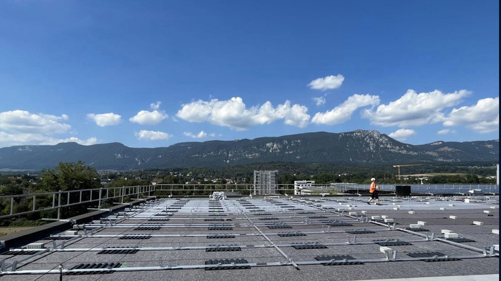 Im Webinar verraten die Planer von K2 Systems Tricks und Kniffe, wie Sie auch auf komplexen Dächern Solaranlagen planen können. - © K2 Systems
