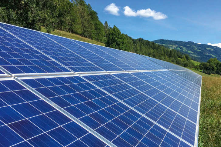 Die Solarbranche in Österreich hat es derzeit schwer, denn die neue Bundesregierung baut ständig neue Hürden auf.