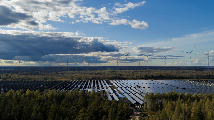 Der Solarpark Sopi wird in Zukunft an der Stabilität des estnischen Stromnetzes beteiligt sein.