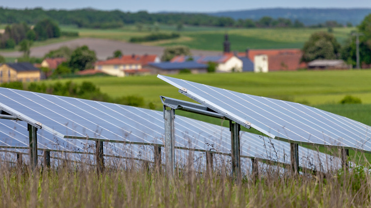 Solar Förderung Dorf Anlage