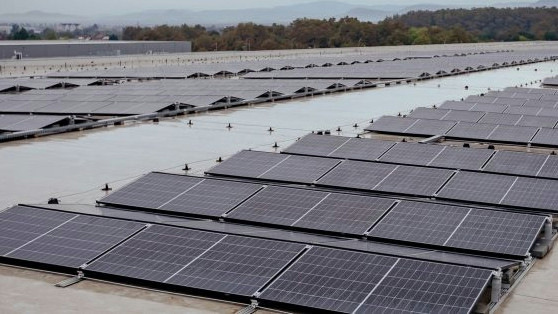 Kaufland will mit der neuen Solaranlage mehr Unabhängigkeit vom Versorger erreichen.