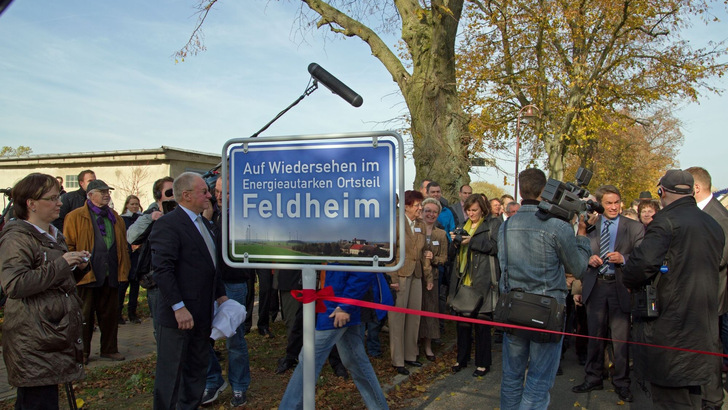 Einweihung des energieautarken Dorfs Feldheim am 28. Oktober 2010. - © Energiequelle GmbH Einweihung des energieautarken Dorfs Feldheim am 28. Oktober 2010.