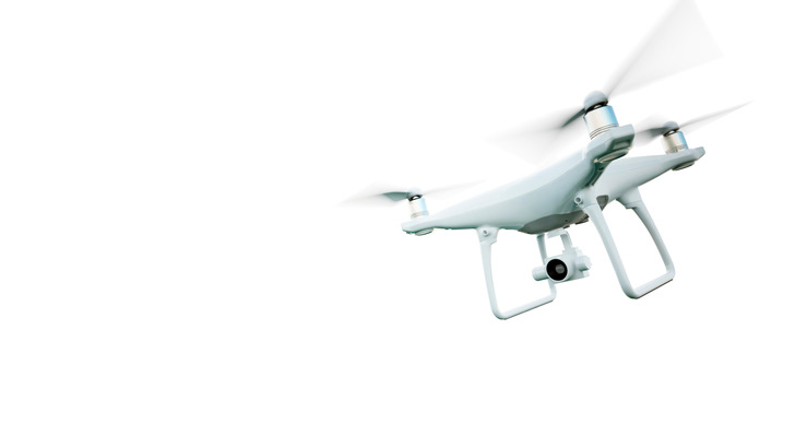 Drohnen erobern den Luftraum, über kritischer Infrastruktur sollten sie gleichwohl nur mit Erlaubnis fliegen. 