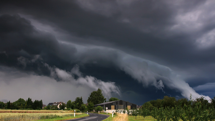 Gewitterstimmung nahe Bonn, Deutschland
