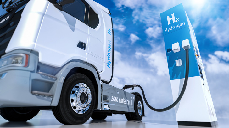 Wasserstofftankstellen versorgen neben PKWs auch den Schwerlasttransport. 