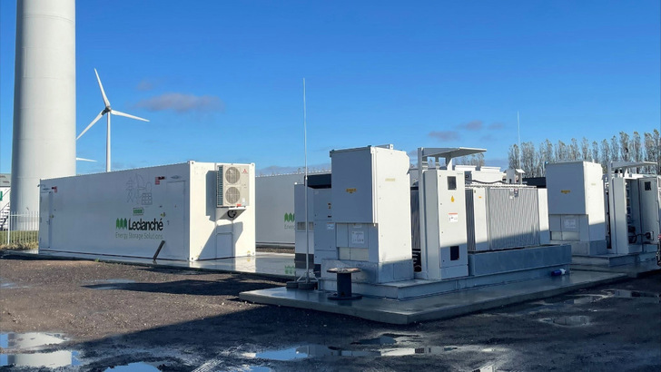 Die Baugenehmigung für Großspeicher wird in Zukunft einfacher.