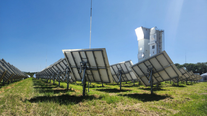 Das neue Steuerungskonzept senkt den Aufwand für den Betrieb der solarthermischen Turmkraftwerke.