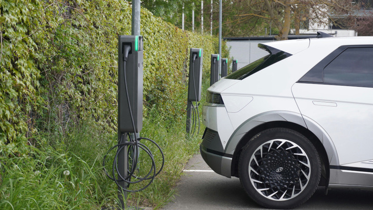 Der neue Mobilitätskompass unterstützt die Planung der Ladeinfrastruktur für Elektroautos.