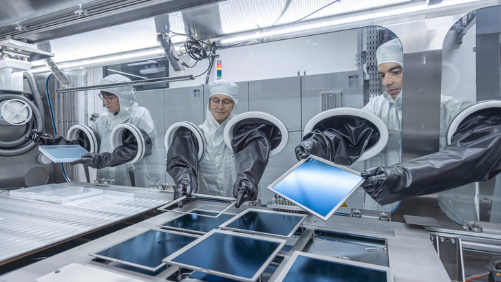 Im neuen Labor können Zell- und Modulhersteller ihre Technologien weiterentwickeln.