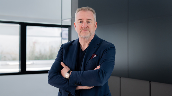 Achim Berge Olsen, seit Oktober 2025 CEO (Geschäftsführer) der Offshore-Einheit von Deutsche Windtechnik. Davor war er bis September 2022 Chef der Offshore-Sparte des Windparkentwicklungsunternehmens Deutsche Windtechnik und von September 2022 an bis März 2023 CEO bei Skyborn Renewables, nachdem WPD sein Offshore-Geschäft verkauft und die ehemalige WPD-Einheit infolgedessen in Skyborn Renewables umfiermierte. Von März 2023 bis Januar 2024 war er noch als strategischer Berater für Skyborn tätig und danach selbstständig mit dem Beratungdsdienst Blinkskott Energy.  
