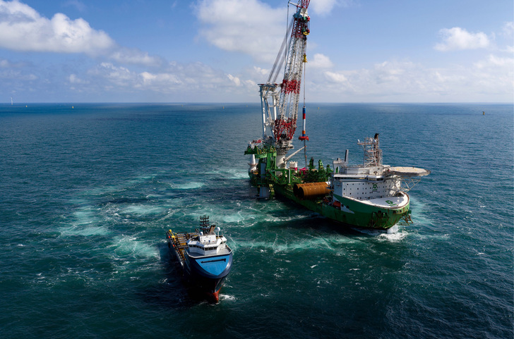 Mit Nordlicht I entsteht Deutschlands größter Offshore-Windpark. Die wichtigsten Bau- und Logistikaktivitäten für das Projekt werden über Eemshaven abgewickelt.