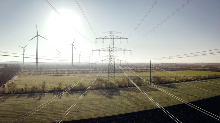 Eine Initiative für Nahahmer: Mit moderner Sensorik spart APG erheblichen Netzausbau und kann gleichzeitig mehr Ökostrom transportieren.