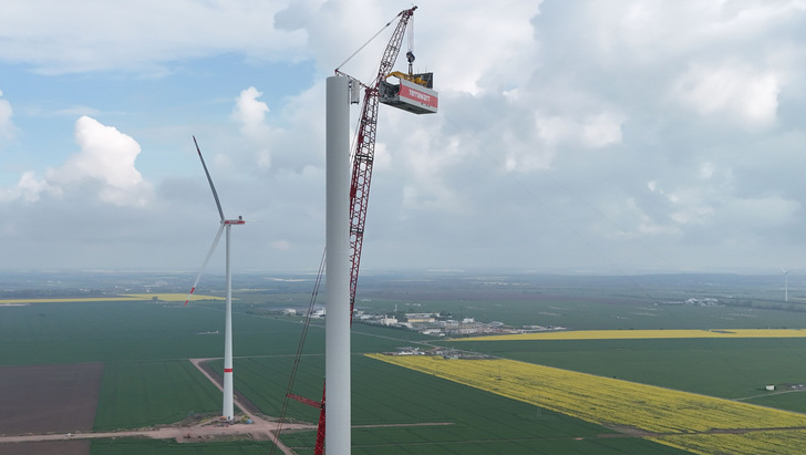 Errichtung von Vestas-Anlage V162 für Energiepark Bad-Lauchstädt in Sachsen-Anhalt 2024, Energiepark mit 50-MW-Windpark und Elektrolyse mit bis zu 30 MW. 