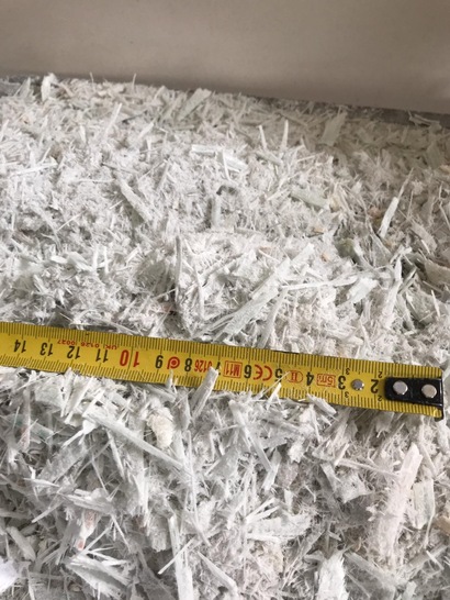 Zerspante Glasfaserkunststoffwände von Windturbinenrotorblättern für die Produktion von Designer-Terassen-Dielen.  