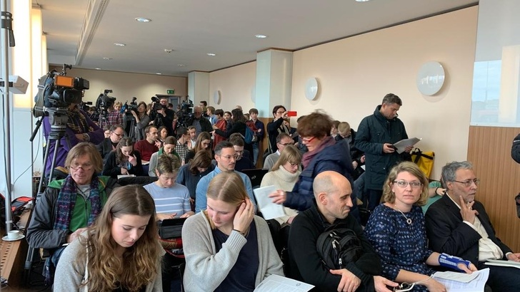 Im Januar 2020 stellten Jugendliche ihre Verfassungsklage vor.