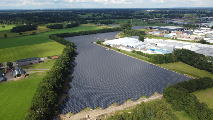 Belectric betreibt Solaranlage „Hof van Twente“ mit einer Kapazität von rund 9 MW<br />
dienstleistend für Kronos Solar.  - © Bild: Kronos Solar