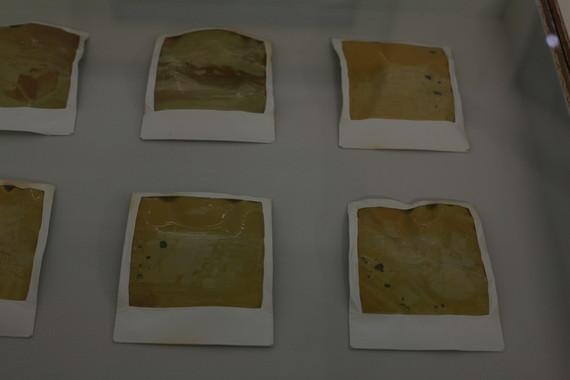 Polaroids von Atomkatastrophen.