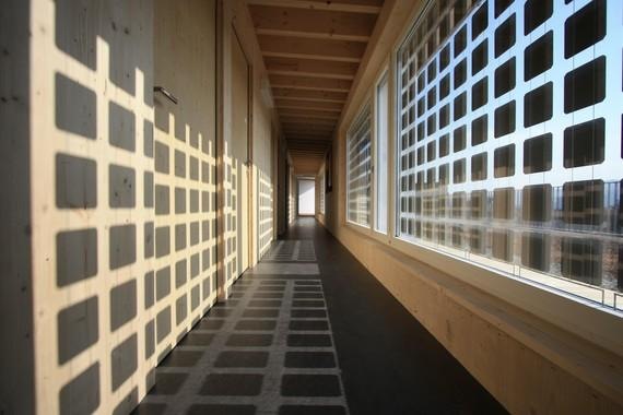 Licht und Schatten in der Solararchitektur. - © Foto: Reto Miloni