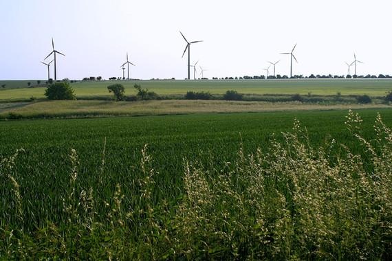 Windpark in Bayern | Windenergie in Bayern: Die 10H-Regelung stoppt weiteren Ausbau. - © Foto: Herbert Grabe, Ostwind
