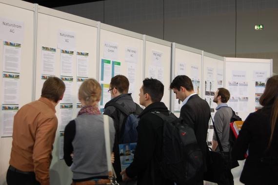 Zukunftsenergien Nordwest | Auf Jobsuche: Noch über 300 Stellenangebote im Brereich der Erneuerbaren boten sich den Besuchern der Berufespezialmesse Zukunftsenergien Nordwest im März 2015.