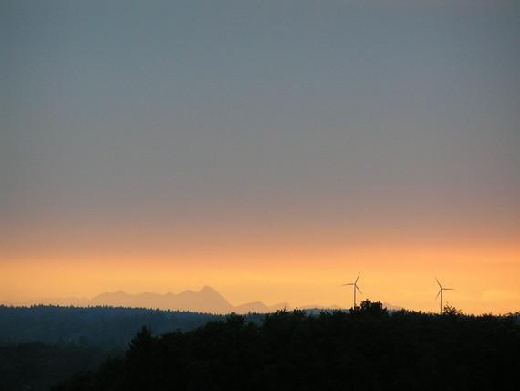 Windanlagen in Bayern | Ausbau der Windkraft in Deutschland - die Struktur des Marktes verändert sich durch die Ausschreibungen. - © R_by_Immanuel M./pixelio.de