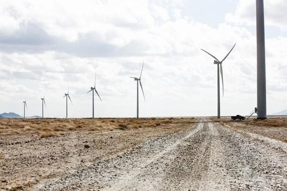V100 im Windpark Macho Springs in den USA | 28 mal V100, je 1,8 Megawatt: Windpark Macho Springs in New Mexico. Vestas hat allein im dritten Quartal 2015 ein Gigawatt in den USA den Kunden übergeben. Auch bei den Bestellungen hat Vestas in den USA deutlich zugelegt.